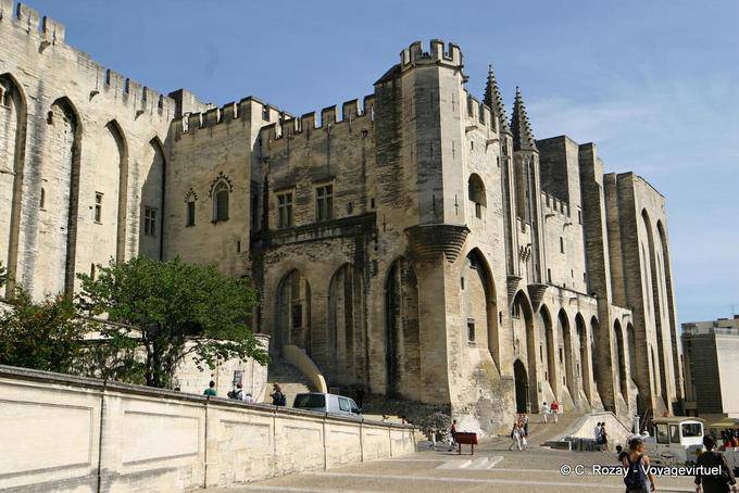 Torre de ángulo entre la puerta de Notre Dame y la puerta de Champeaux, Palacio de los Papas, Avignon, Provence, Francia