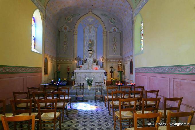 Collobrières, Nave y el coro de la capilla de la calle de Nuestra Señora de la Torre, Provence, Francia