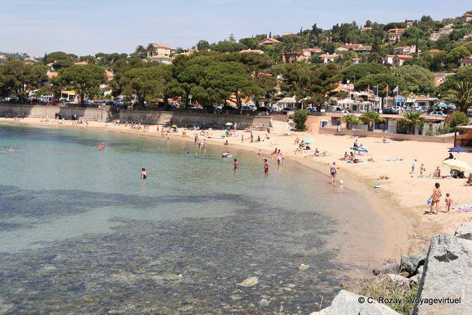 Primeros baños en el Mediterráneo en la primavera, Provence, Francia