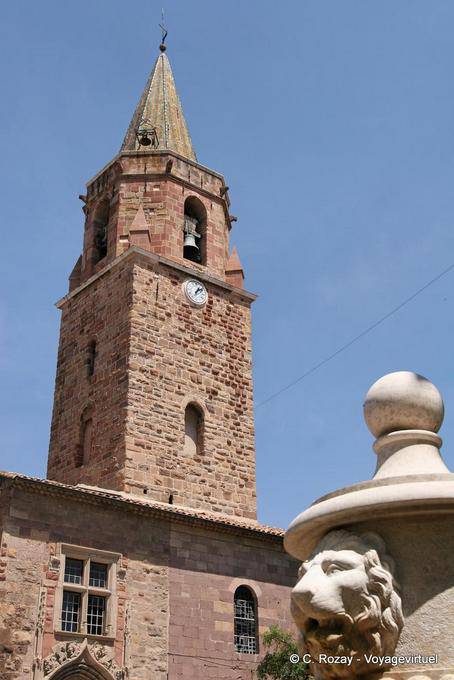 Fréjus, fuente y campanario Episcopal Grupo, Provence, Francia