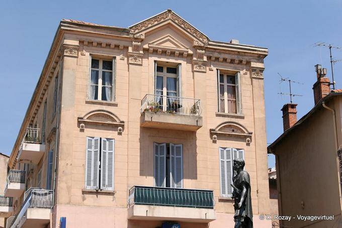 Fréjus, San Pío edificio Bertagna, Provence, Francia