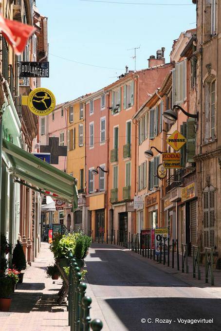 Fréjus, caminar en la ciudad, Provence, Francia