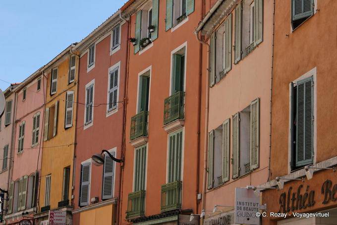 Fréjus, colores de la calle, Provence, Francia