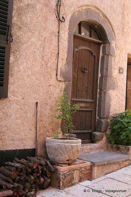 Gassin, puerta vieja, Provence, Francia