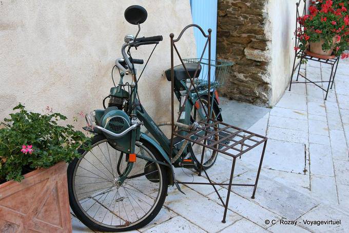 El viejo Solex - Gassin, Provence, Francia