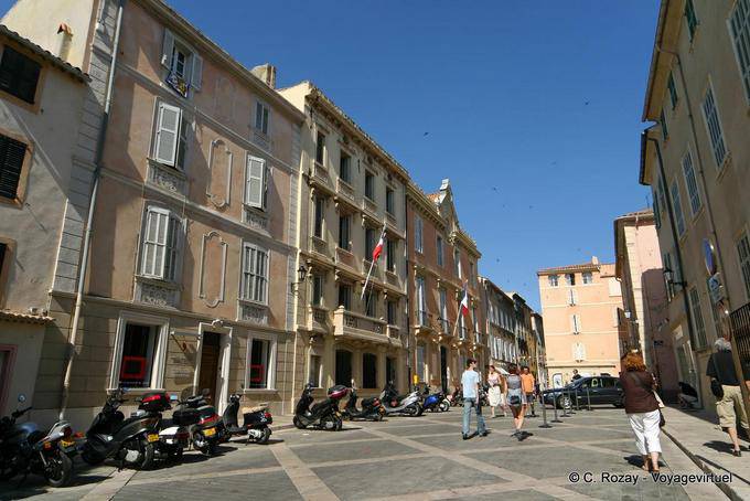 Saint-Tropez, Plaza del Ayuntamiento, Provence, Francia