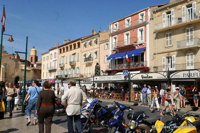 Saint-Tropez, caminar por el muelle Suffren, Provence, Francia