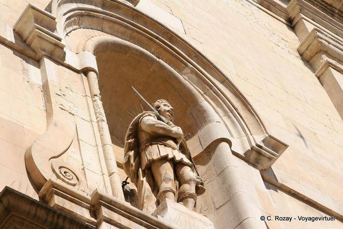 Saint-Tropez, estatua de centurión romano St. Tropez, Provence, Francia