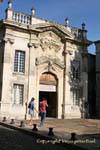 Galería fachada Ducastel entre la Place Crillon y Rue Vernet, Aviñón, Francia.