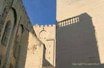 Sombra antes de la ronda de San Lorenzo, Avignon, Palais des Papes, Francia.