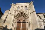 Fachada y puertas de la iglesia de San Agricola construido en el siglo XIV, Aviñón, Francia.
