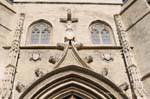 Decoración gótica en la fachada, San Agricola de Avignon Colegiata, Francia.
