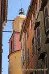 Vista de la esquina de la torre de Saint-Tropez, Francia.