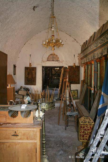 Anopoli Aradena dentro de la capilla - Creta, Grecia