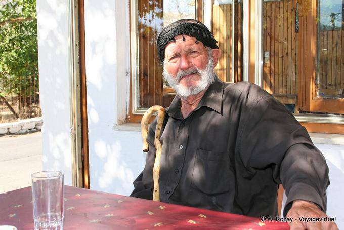 Anopolis caña viejo pastor - Creta, Grecia