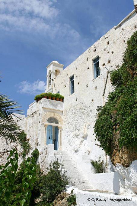 Los pasos de donde el nombre del monasterio de Chryssoskalitissa (Inachorio) - Creta, Grecia