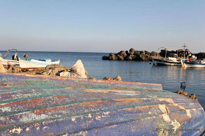 Colores Boat Harbor Fragokastello - Creta, Grecia