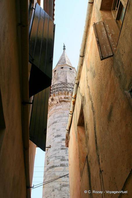Hania (Chania) Ruelle y minarete - Creta, Grecia
