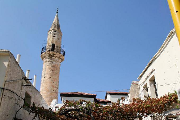 Minarete afilada como un lápiz, Chania - Creta, Grecia