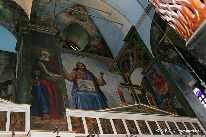 Dentro del templo catedral de Eisodion tis Theotokou (Trimartiri), Chania (τα Χανιά) - Creta, Grecia