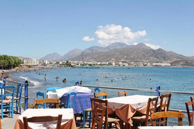 Panorama de la bahía de Ierapetra (Gerapetro) y las montañas Thrypti Dimou y Agios Saranta - Creta, Grecia