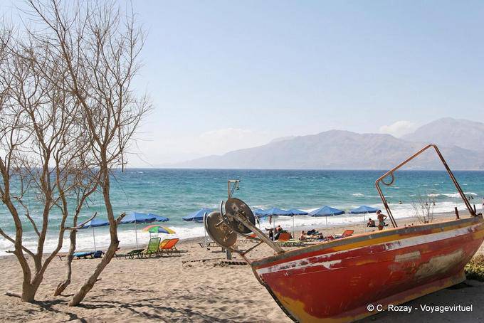 Kalamaki, la playa más larga de la costa sur de la isla - Creta, Grecia