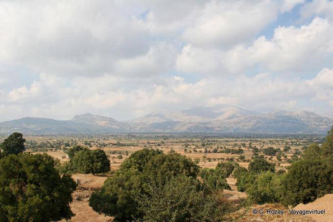 Panorama en la meseta de Lassithi y la cadena de Dikti - Creta, Grecia
