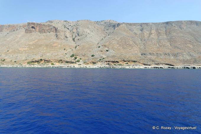 Paisaje entre Agia Roumeli y Loutro vio el barco - Creta, Grecia