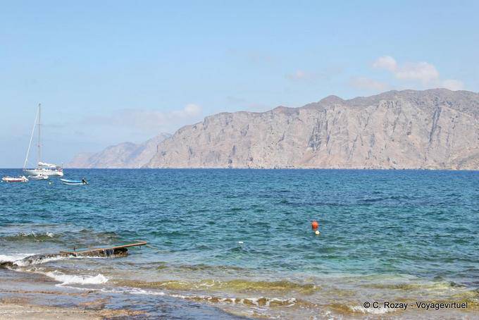 Acantilados al este de Sitia - Creta, Grecia