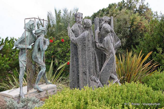Escultura reciente de Manolis Tzobanakis, Moni Toplou - Creta, Grecia