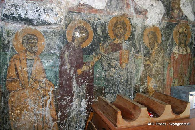 Pintura antigua en la iglesia de Agios Georgios, a Plemeniana, en el camino a Kandanos (Paleochora) - Creta, Grecia