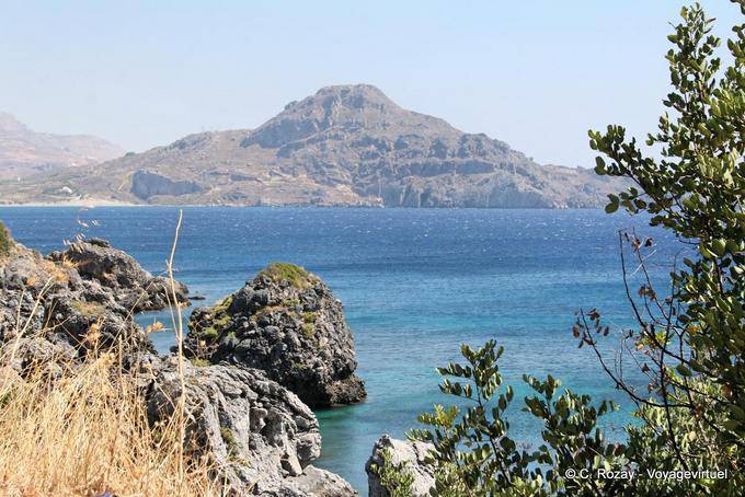 La colina en el curso después de Myrthios Plakias - Creta, Grecia