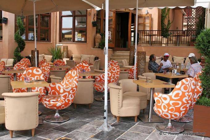 Rethymnon, diseño moderno para un bar - Creta, Grecia