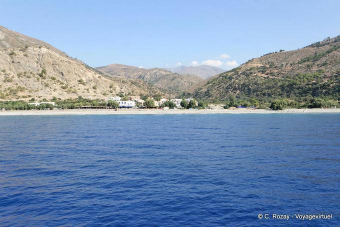 Sougia El pueblo visto desde el mar de Libia - Creta, Grecia