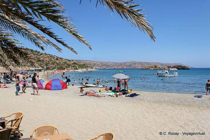 Vai playa de palma llena de turistas - Creta, Grecia