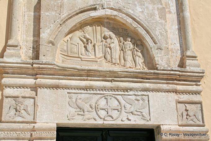 Vori frontón de la iglesia - Creta, Grecia