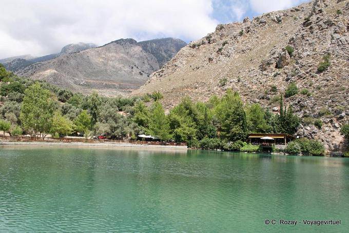 Zaros, Techniti Limni Volomos - Creta, Grecia
