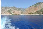 Vista Agia Roumeli-panorámica en la boca de la garganta de Samaria, Creta.