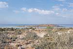 Elafonissi, con vistas a la península de la costa, Creta.