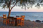 Mesa de la taberna junto al mar, Frangokastello, Creta.