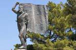 Chania, estatua de Spiros Kayales héroe murió 05 de septiembre 1929 en Chalepa, Creta.