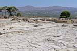 Preparar el suelo relativamente bien conservado del Palacio de Phaistos, Creta.