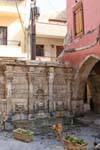 Rethymnon, la fuente veneciana Rimondi dio cuenta durante el Renacimiento y situada en el lugar de Plano, Creta.