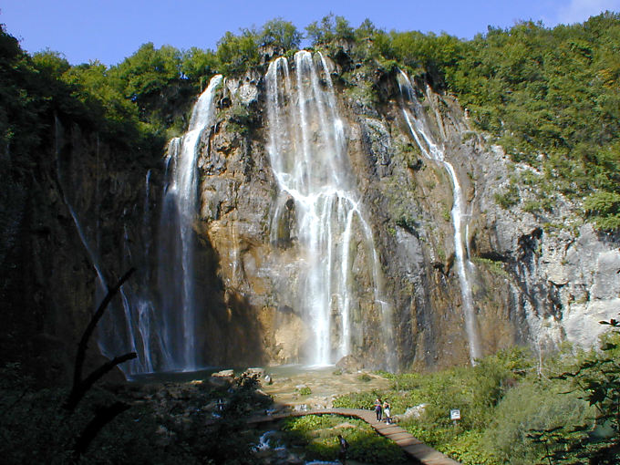 La gran cascada, altura 78 m, río Plitvica, Plitvice, Croacia