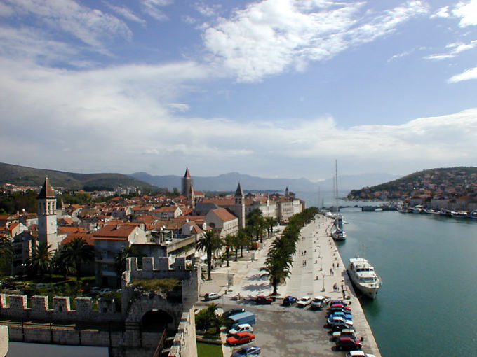 Trogir, vista general de la riva, Croacia