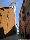 Colorida de la calle, la ciudad vieja de Zadar, Croacia.