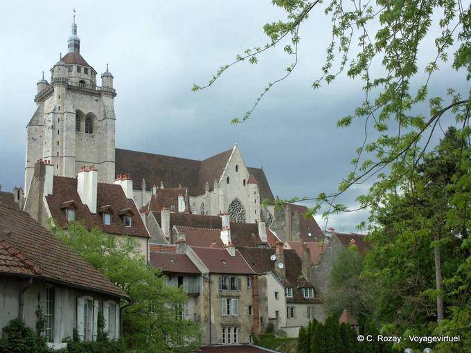 Colegiata de Notre-Dame, vista general de la ciudad vieja, Dole - Francia