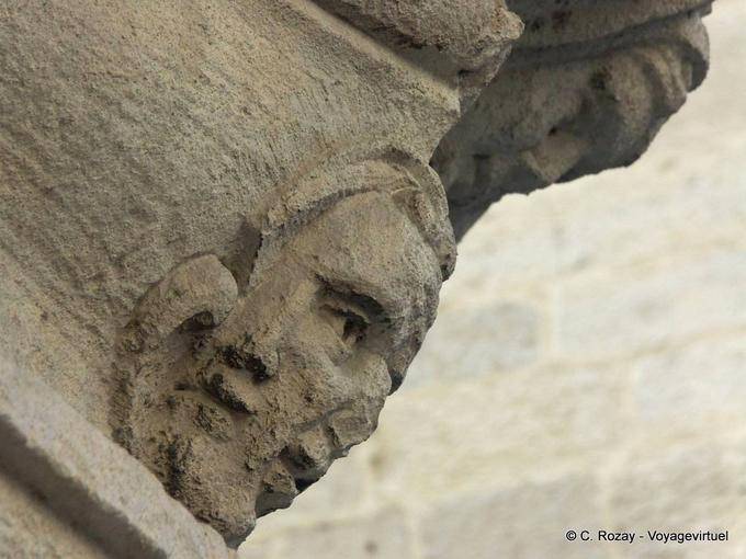 Escultura Ángulo Hotel Dieu Dole - Francia