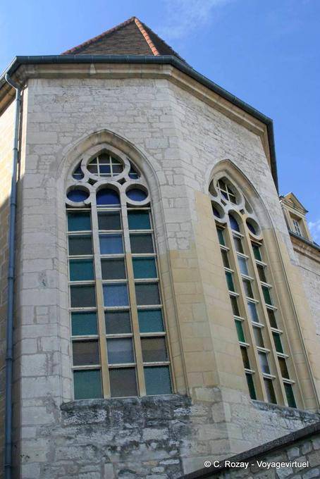 Detalle arquitectónico del Convento de los Franciscanos, Dole, Jura - Francia