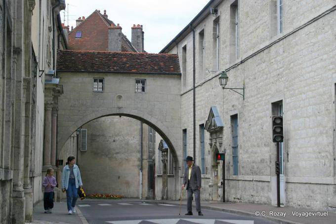 El arco del arco Colegio Dole - Francia